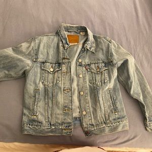 Levi’s trucker jean jacket